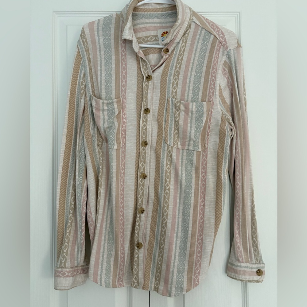 EUC c&C California women’s size large button up shirt